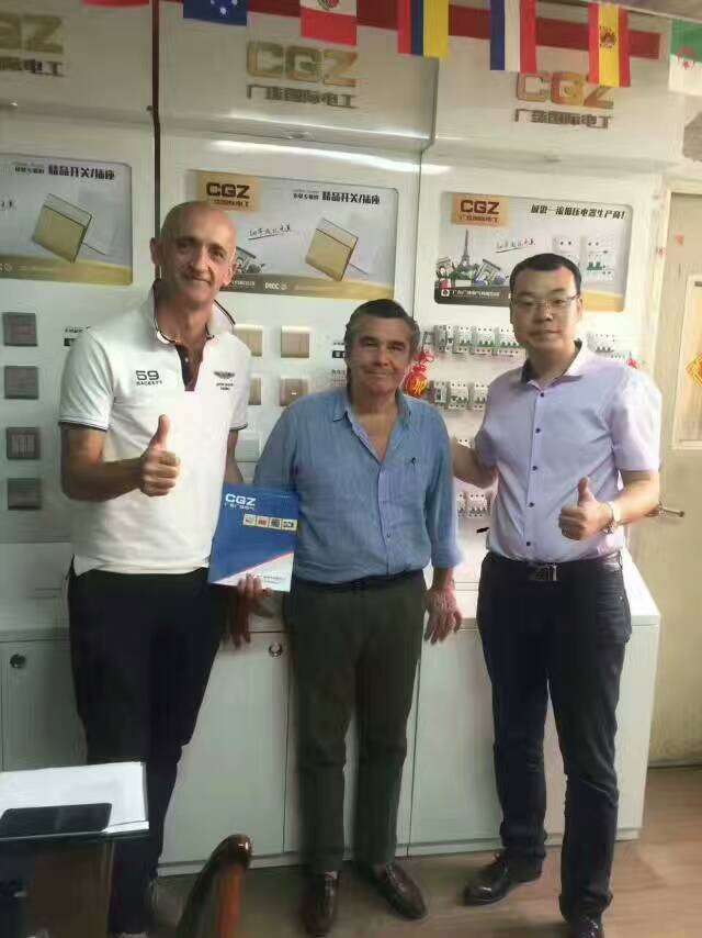 意大利著名光頭教練對我們廣珠電氣產品很滿意！第二次蒞臨我司洽談合作！